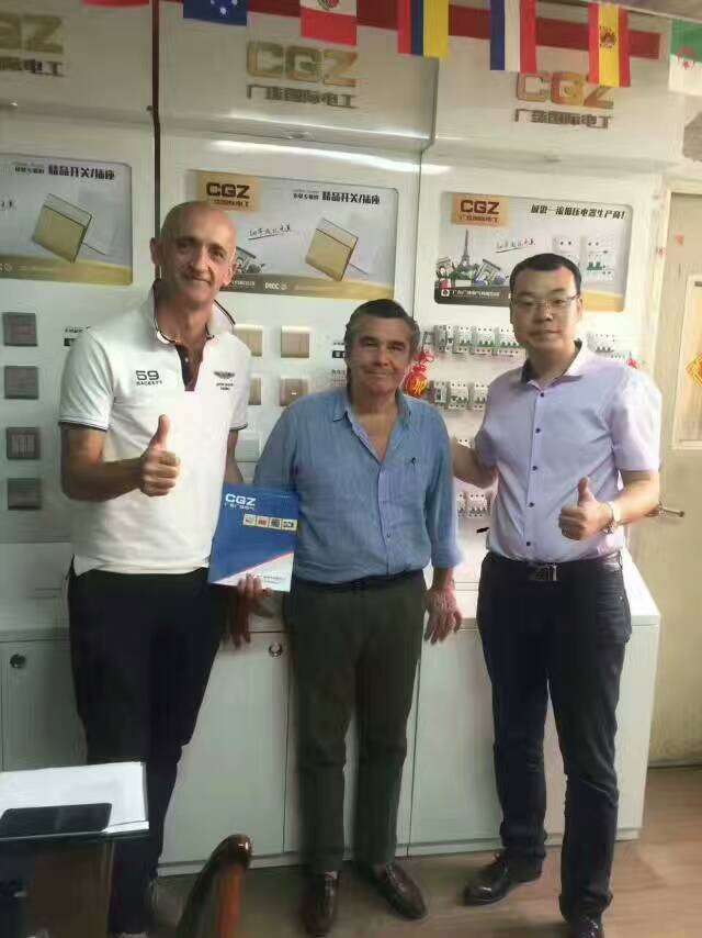 意大利著名光頭教練對我們廣珠電氣產品很滿意！第二次蒞臨我司洽談合作！